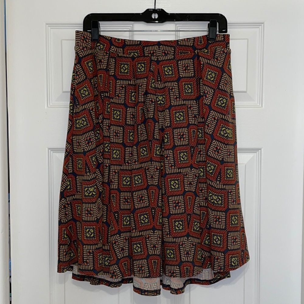 ✨LuLaRoe Madison a-line square print skirt with pockets